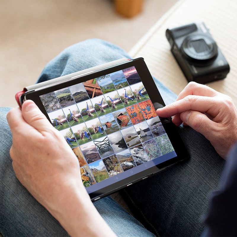 Viewing photos taken on the Canon PowerShot SX740 HS on an iPad